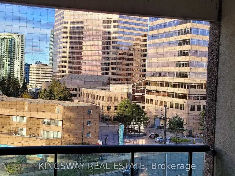 7 Lorraine Dr #812 — Photo 27