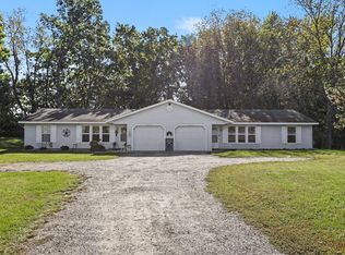 10437 Sunshine Dr, Delton, MI 49046