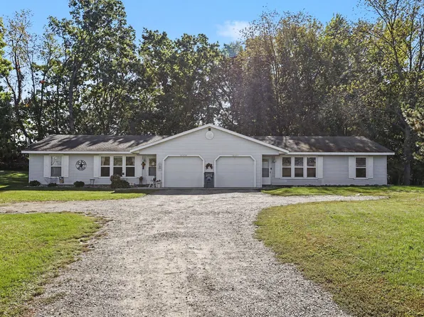 10437 Sunshine Dr, Delton, MI 49046