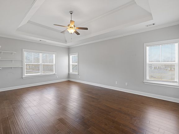 5th image of 15 Hollyhock Ln