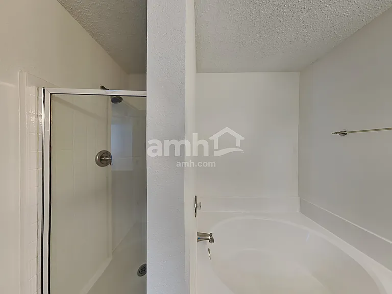 1475 Stewart Dr — Photo 13