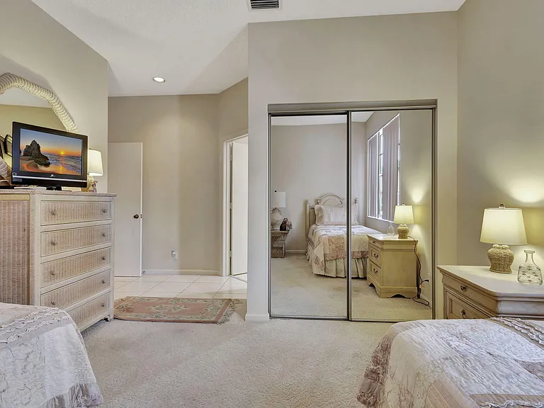 4528 Barclay Fair Way — Photo 18