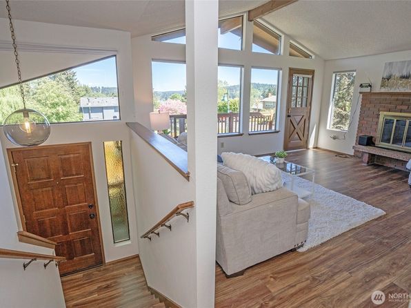 3714 Edwards Drive, Gig Harbor, WA 98335