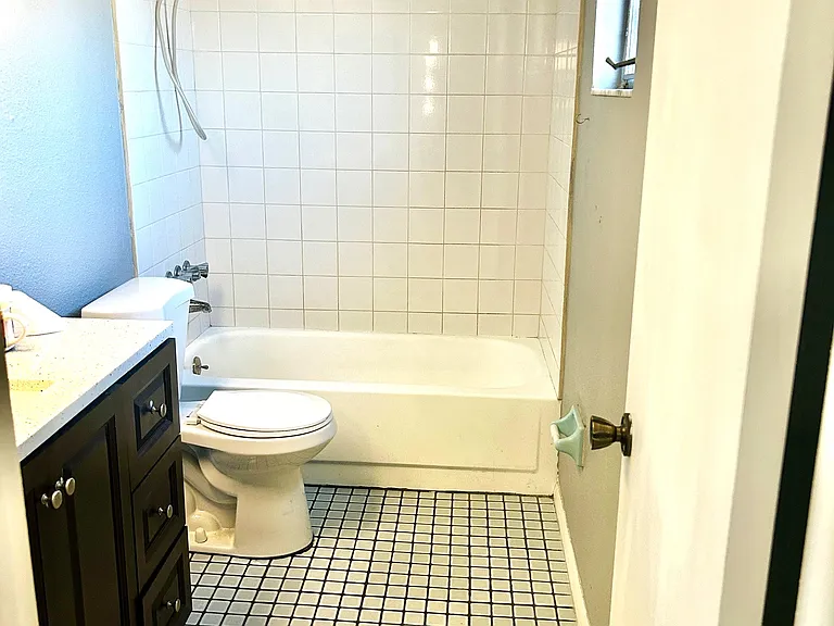 6451 Sutherland Ave — Photo 11