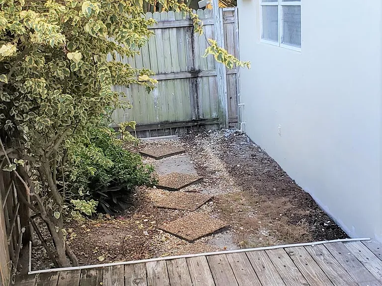737 NE 16th Ave #4 — Photo 16