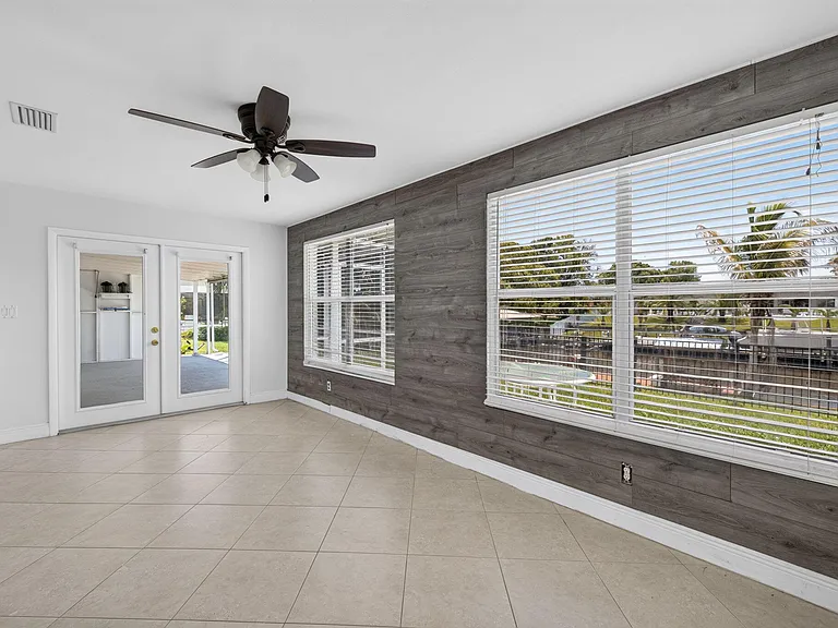 416 SE Naranja Ave — Photo 14