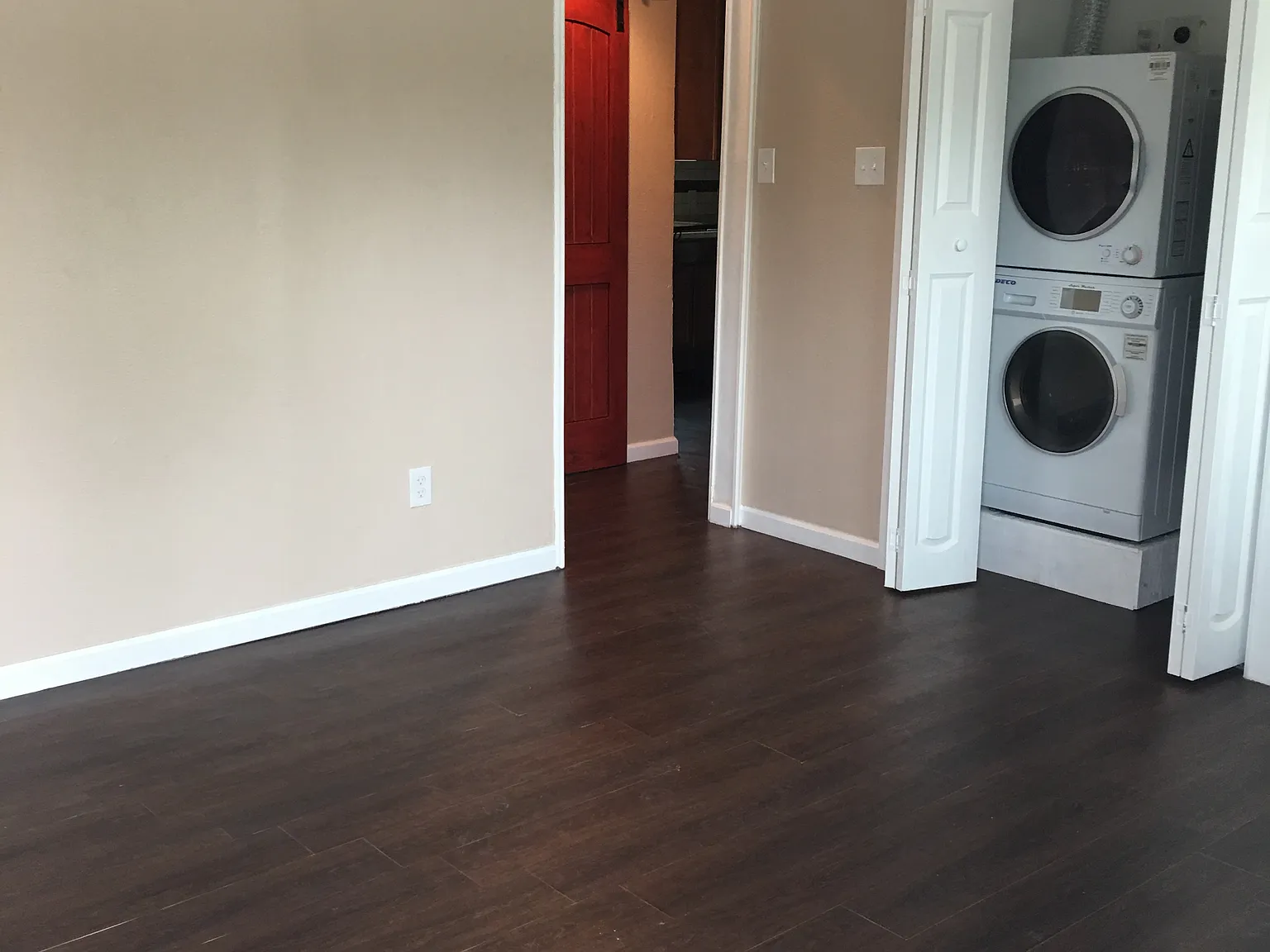 1 bed, 1000 sqft, $1,295 — Photo 2