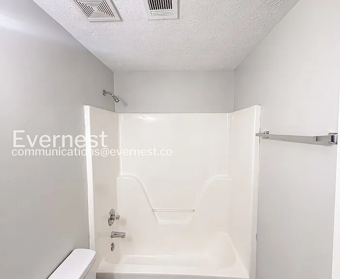 908 Castle Ct — Photo 9