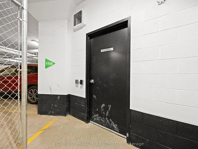 174 Clonmore Dr #9 — Photo 44