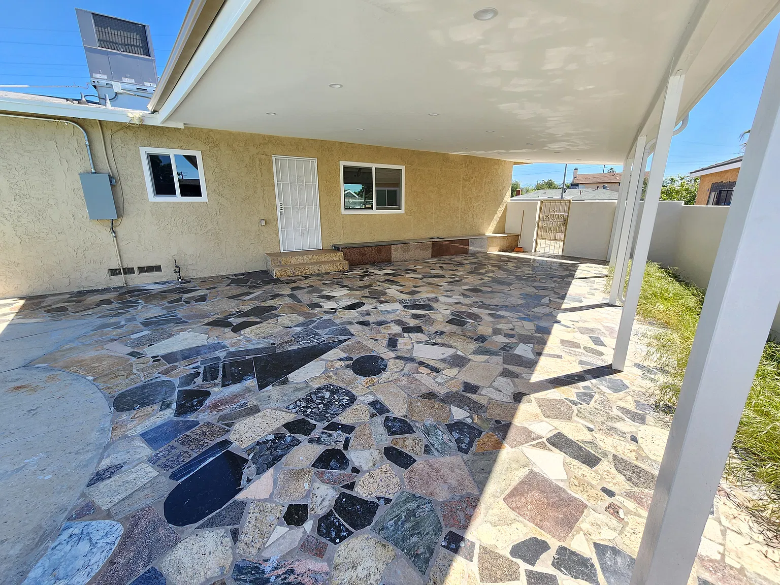 2 bed, 1300 sqft, $3,995 — Photo 4