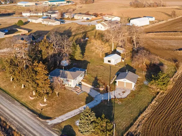 14727 400th St, Carson, IA 51525