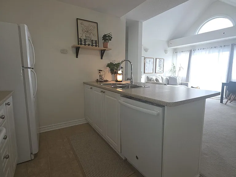 1103 Stittsville Main St #L — Photo 7