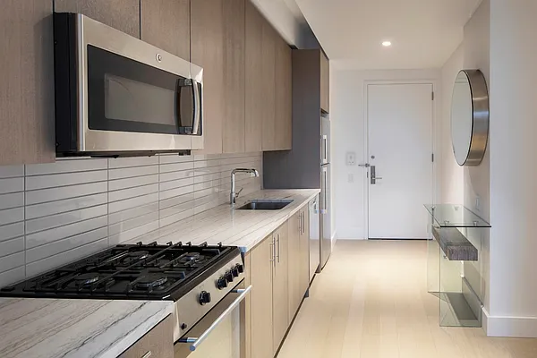 Rented by Red Apple Group | media 10