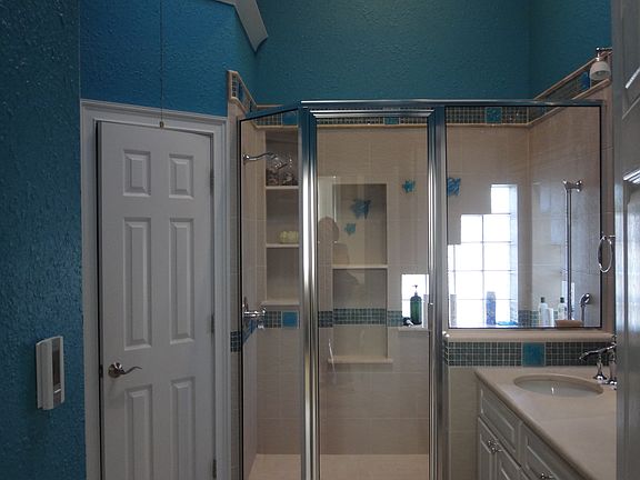 Master Bathroom-double head shower, 2 walk in closets, totally upgraded 