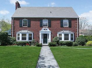 146 Nassau Blvd, Garden City, NY 11530