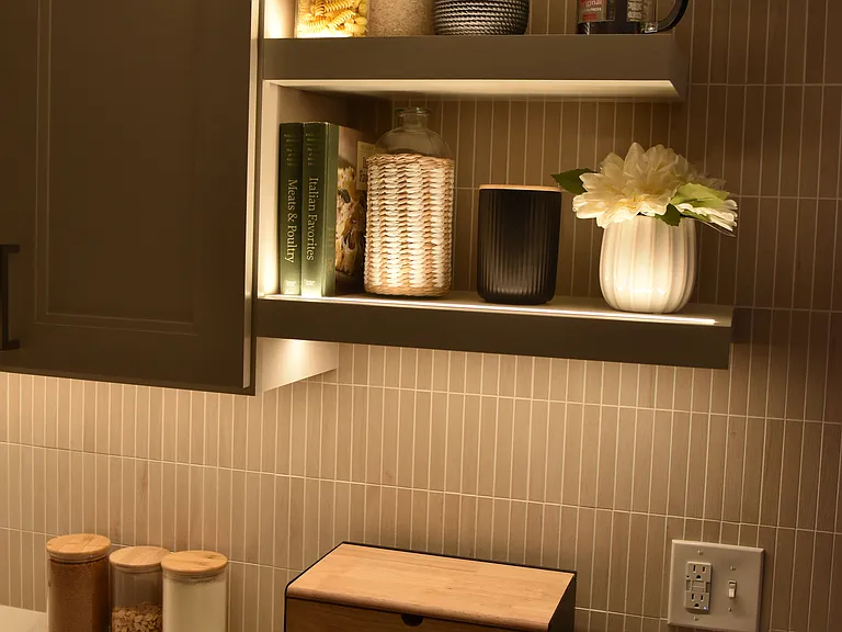 Kitchen countertop lightning and Led accents throughout