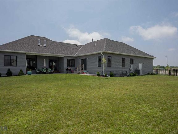 5th image of 9902 Blue Water Cir