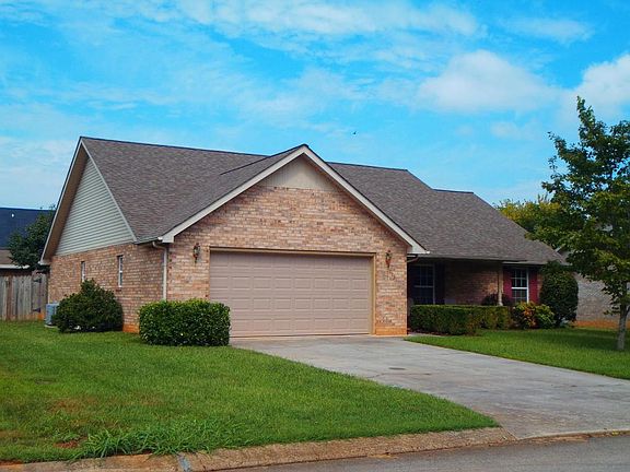 3rd image of 2251 Portland Dr