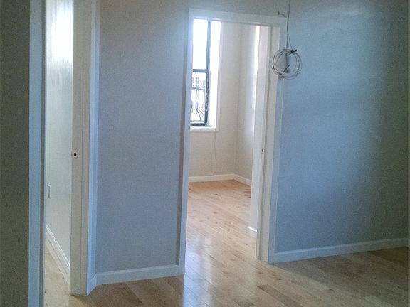 5th image of 1834 Park Pl APT 4