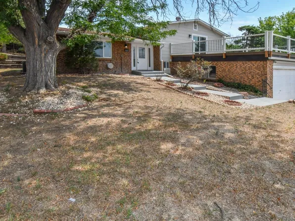 1442 Hilltop Dr, Longmont, CO 80504