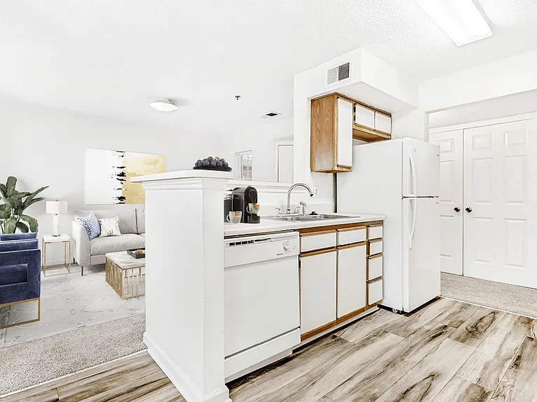 Overlooke at Simms Creek Apartments — Photo 17
