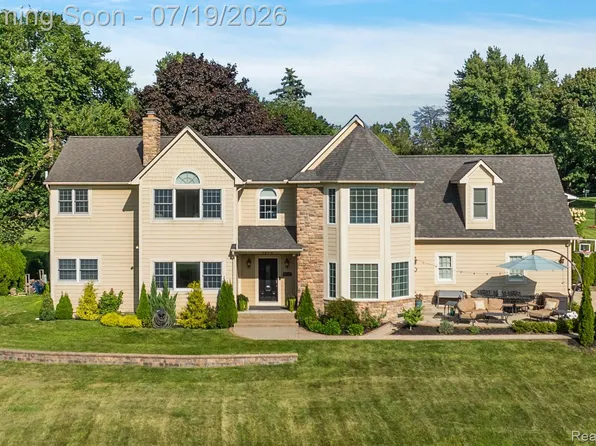 1370 Fieldway Dr, Bloomfield Hills, MI 48302