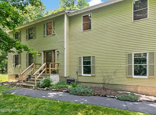 114 Sawkill Dr, Milford, PA 18337