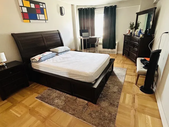 89-15 Parsons Boulevard image 7 of 9