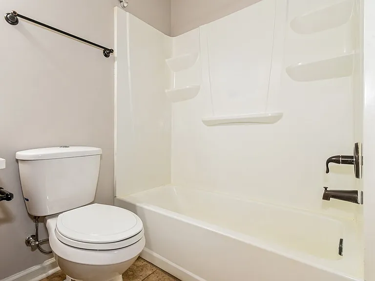 8873 Lezlarken Ln — Photo 16