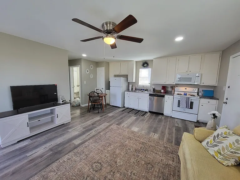 1901 E Highway 276 W — Photo 3