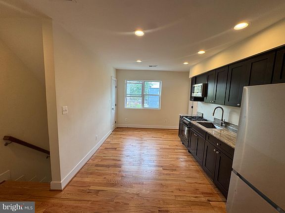 3rd image of 847 48th St NE