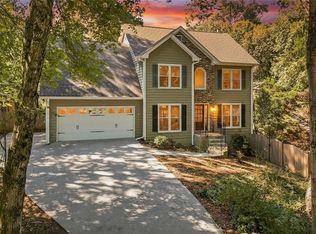 6732 Willowbrook Trl, Flowery Branch, GA 30542