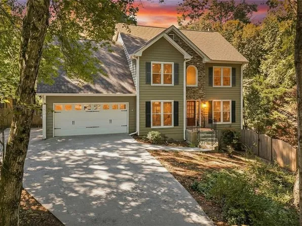 6732 Willowbrook Trl, Flowery Branch, GA 30542