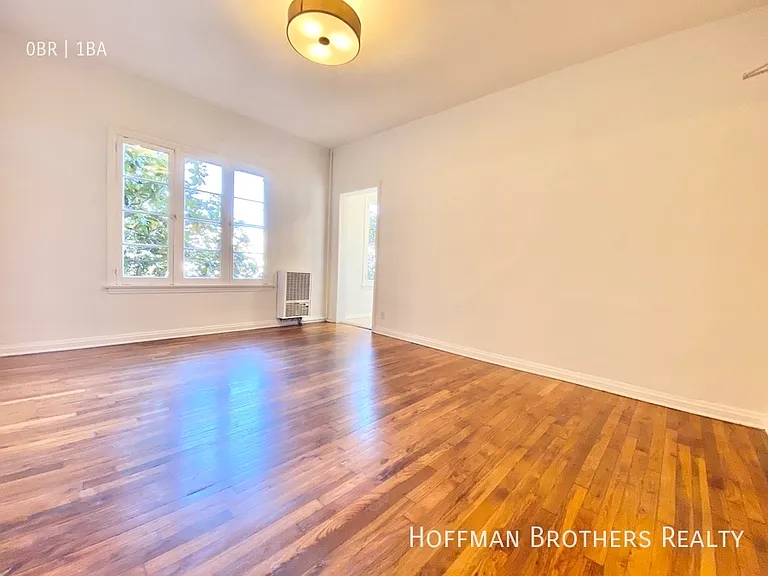 838 Sanborn Ave #105 — Photo 2