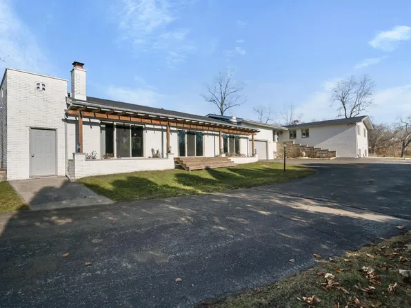 1713 Beachview Ct, Crown Point, IN 46307