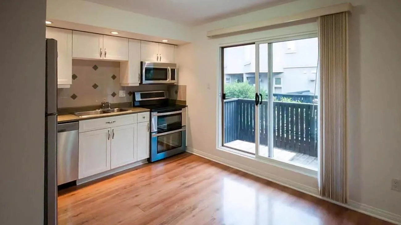 2 bed, 1113 sqft, $3,650 — Photo 3