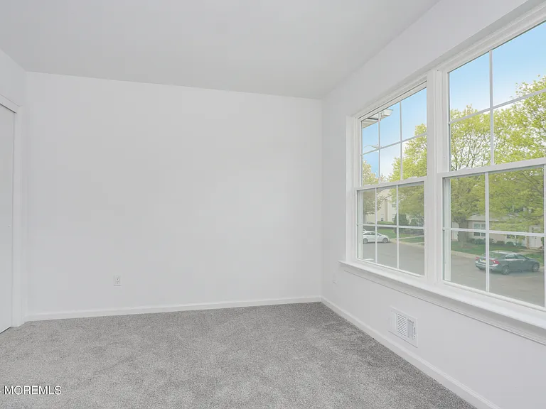 27 Karen Dr — Photo 19