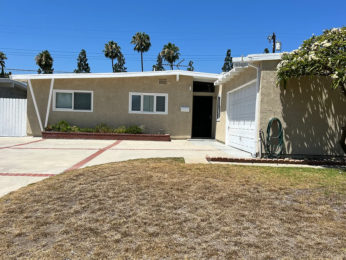 Building Photo - 8385 Mulberry Ave