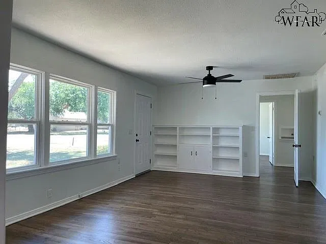 3 bed, 1.0 bath, 1392 sqft, $1,450 — Photo 3