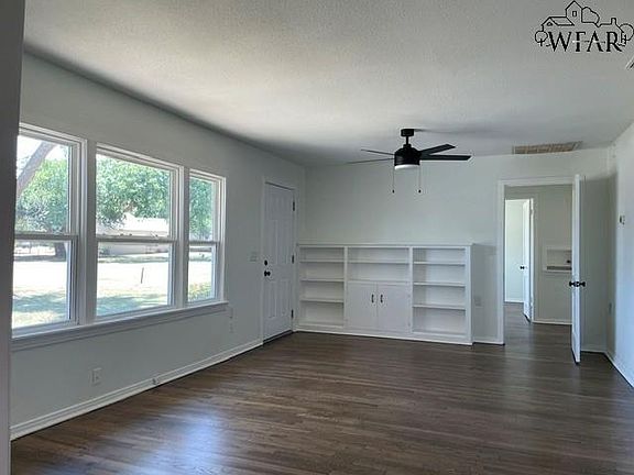 3rd image of 3110 Southeast Dr