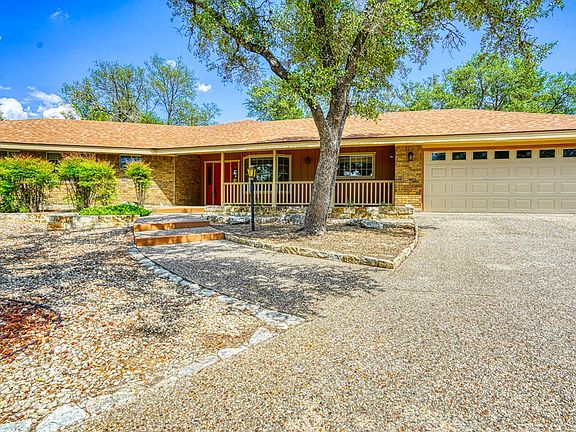 3rd image of 2101 Trail Wood Cir