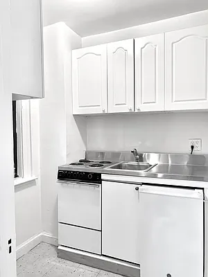 Rented by Bond New York | media 33