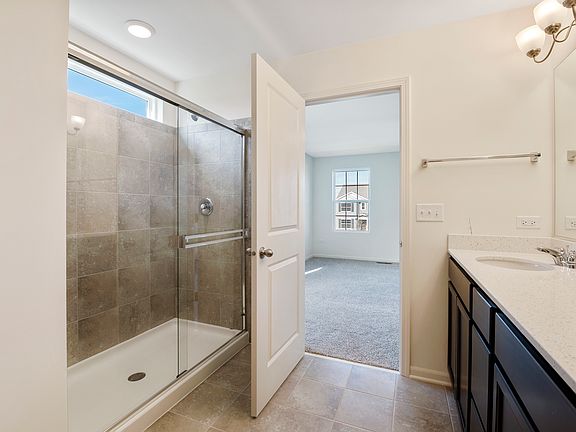 4th image of 535 Colchester Dr