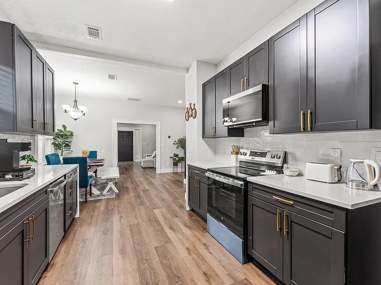 2811 N Market St — Photo 14