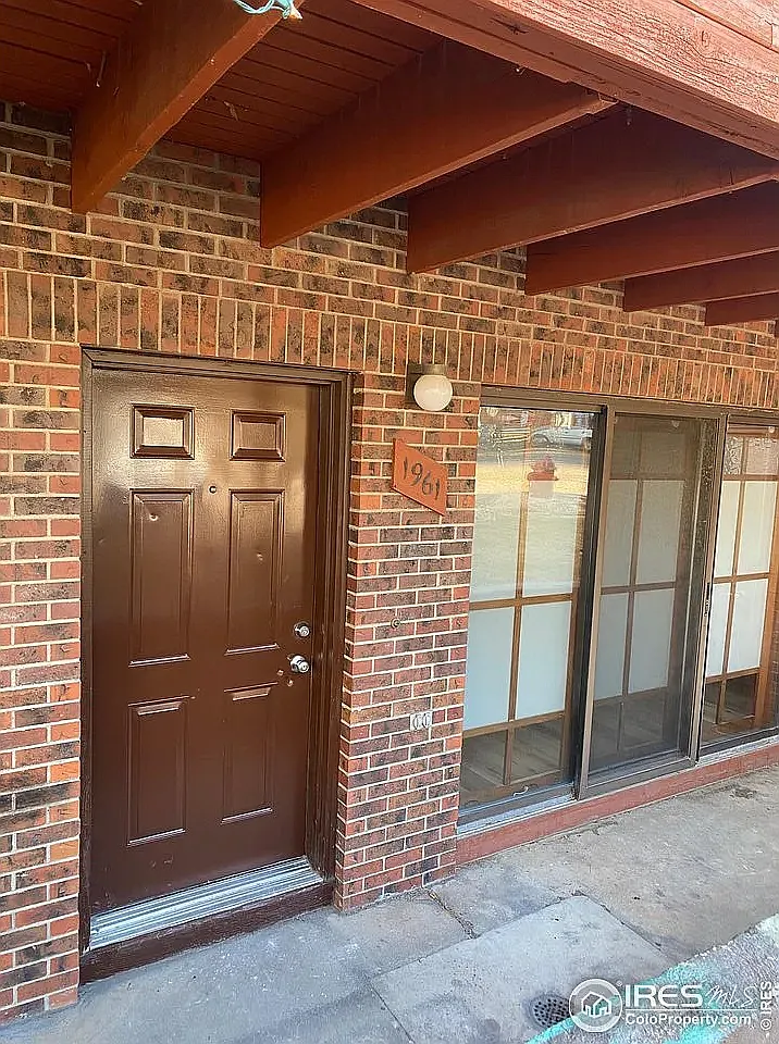 2 bed, 1040 sqft, $2,400 — Photo 4