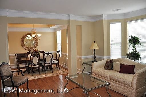 3rd image of 8590 Waterford Village Ct