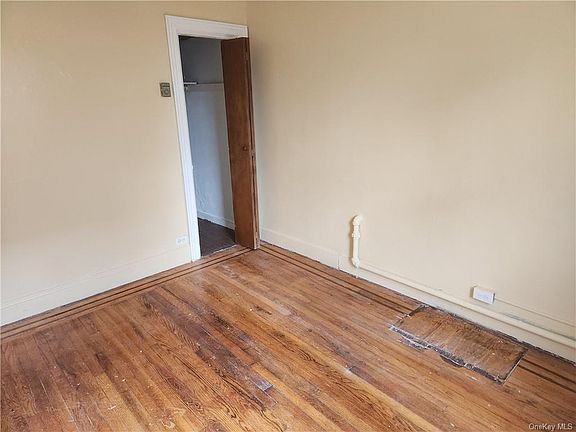 3rd image of 4709 Murdock Ave