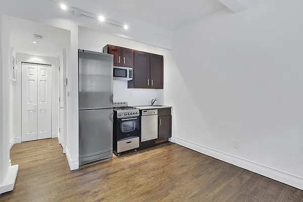 Rented by Cooper & Cooper Real Estate | media 5