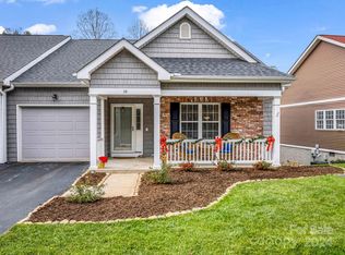 38 Old Creek Ln, Laurel Park, NC 28739