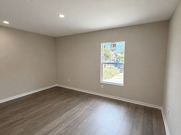 5th image of 505 Riverside Dr